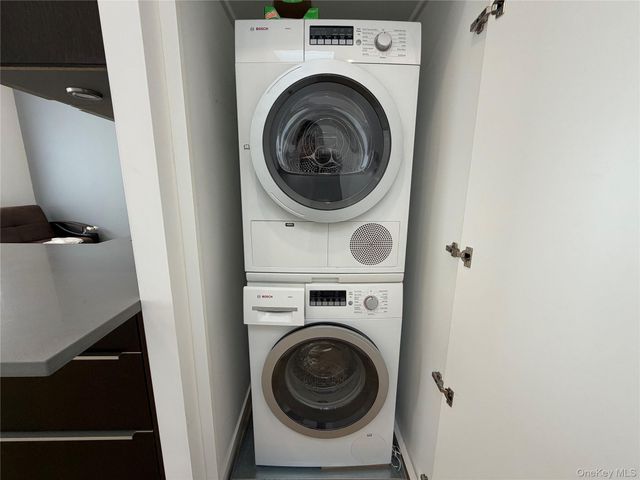 7157 69th Place Unit 2, Glendale, NY 11385