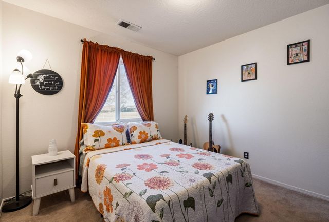 42 Milton Loop, Los Lunas, NM 87031