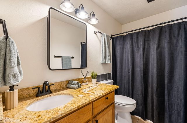 42 Milton Loop, Los Lunas, NM 87031