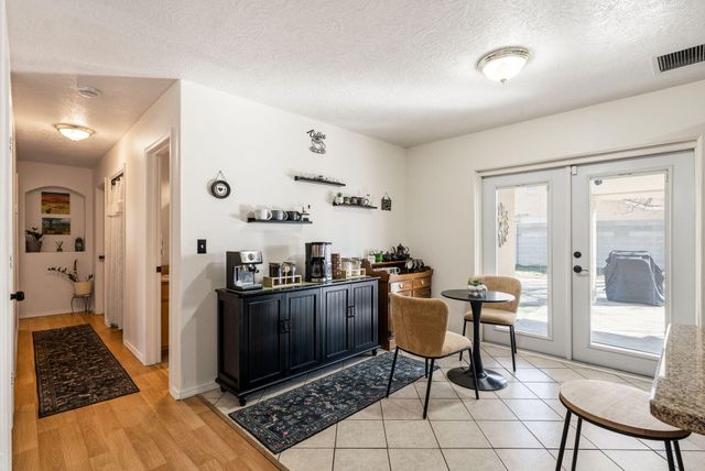 42 Milton Loop, Los Lunas, NM 87031