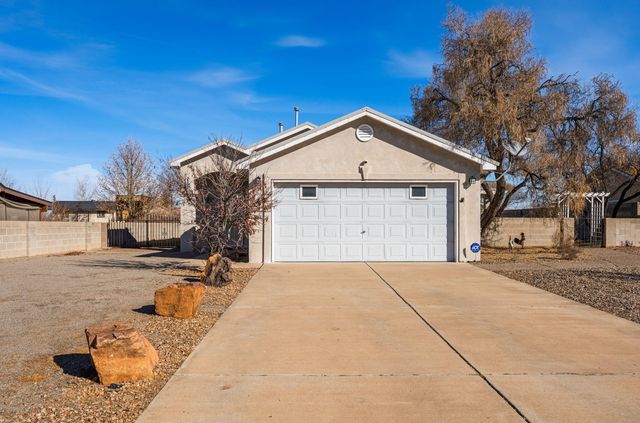 42 Milton Loop, Los Lunas, NM 87031