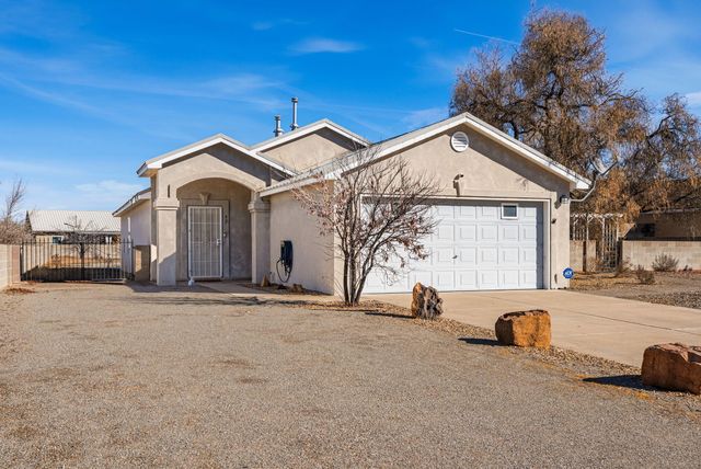 42 Milton Loop, Los Lunas, NM 87031