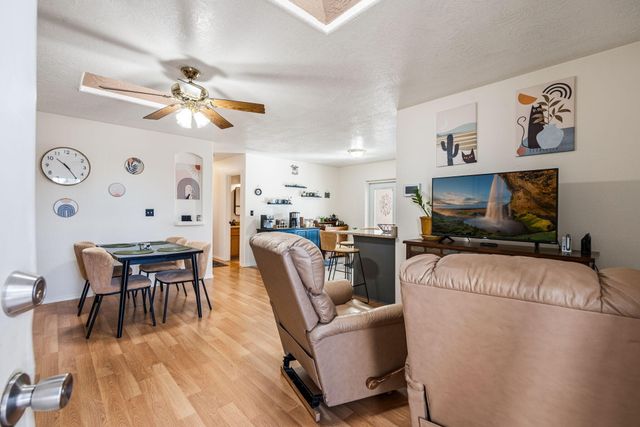 42 Milton Loop, Los Lunas, NM 87031