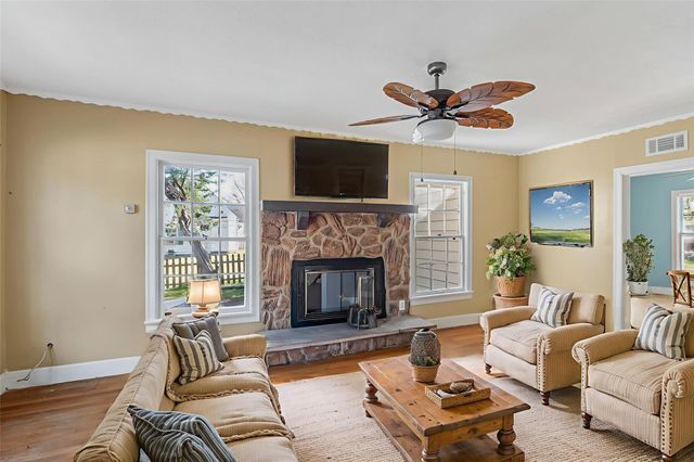 1207 E 27th Street, Bryan, TX 77803