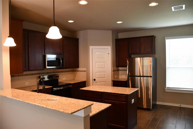 105 Wickersham A, Conroe, TX 77304