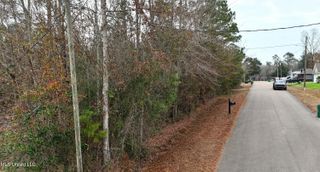 Lilinoe Way, Diamondhead, MS 39525