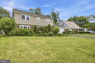 10 GALTON LN, Willingboro, NJ 08046
