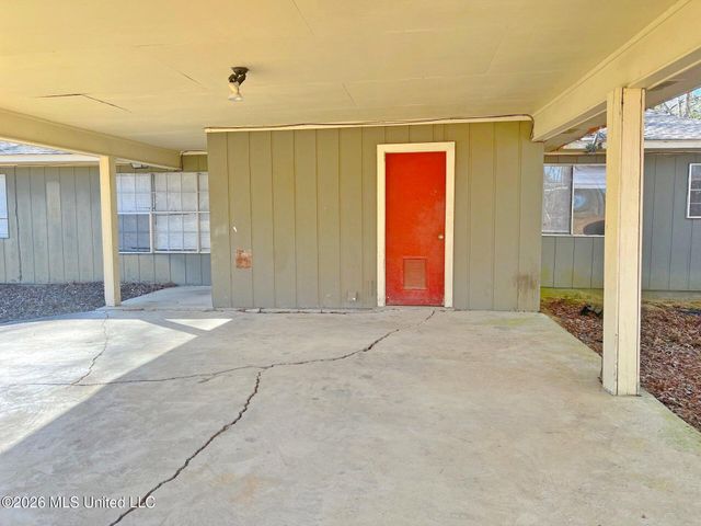 800 Meadow Hill Drive, Clinton, MS 39056