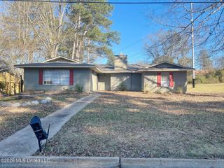 800 Meadow Hill Drive, Clinton, MS 39056