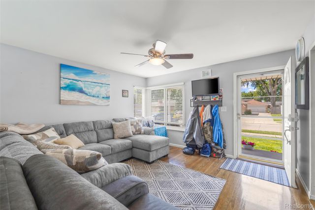 23421 Allor Street, St. Clair Shores, MI 48082