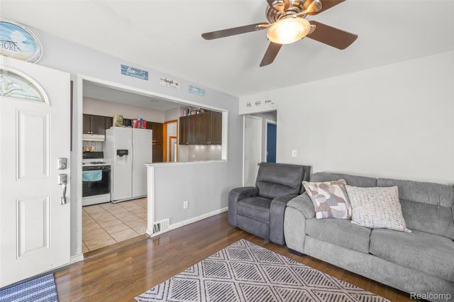 23421 Allor Street, St. Clair Shores, MI 48082