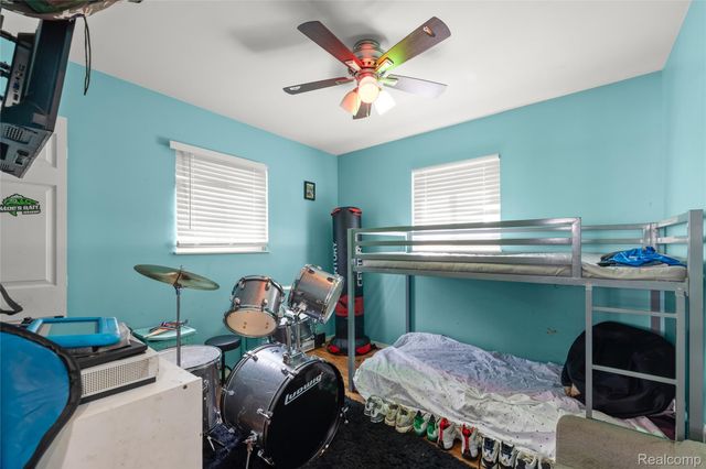 23421 Allor Street, St. Clair Shores, MI 48082