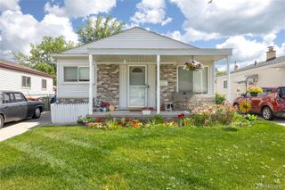 23421 Allor Street, St. Clair Shores, MI 48082