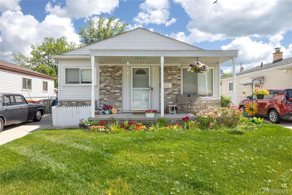 23421 Allor Street, St. Clair Shores, MI 48082