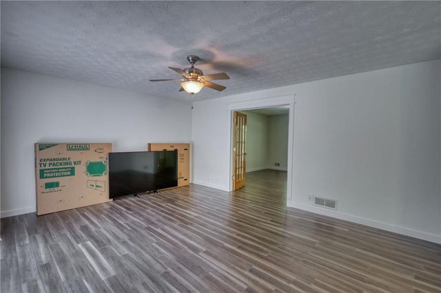 455 Riverbend Drive, Mcdonough, GA 30252