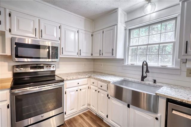 455 Riverbend Drive, Mcdonough, GA 30252