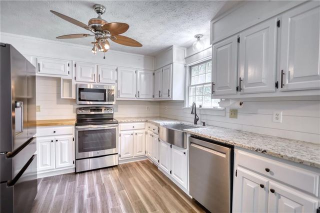 455 Riverbend Drive, Mcdonough, GA 30252