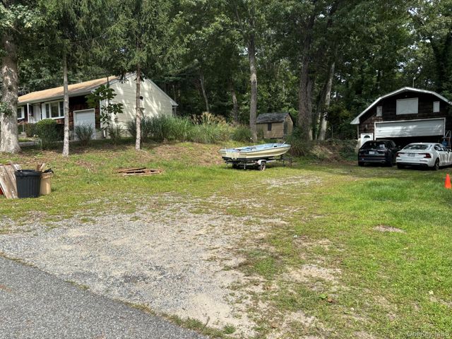 219 Shafter Street, Islandia, NY 11749