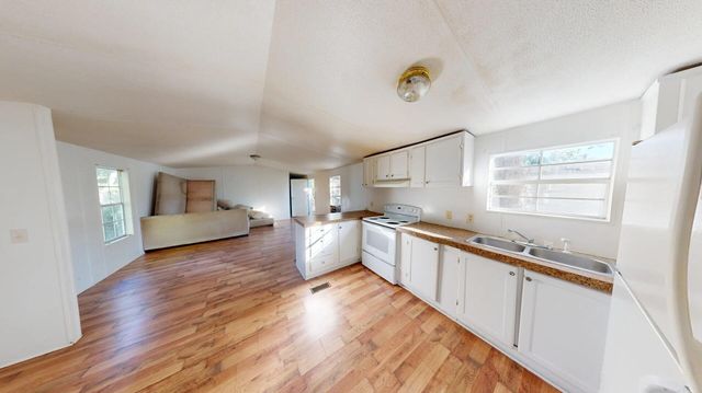 315 N Frazier St, Dequincy, LA 70663