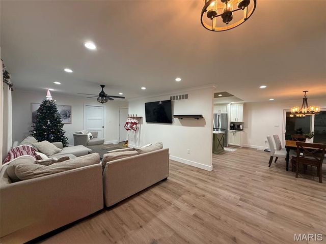 127 Phelan Street, Pacific, MO 63069