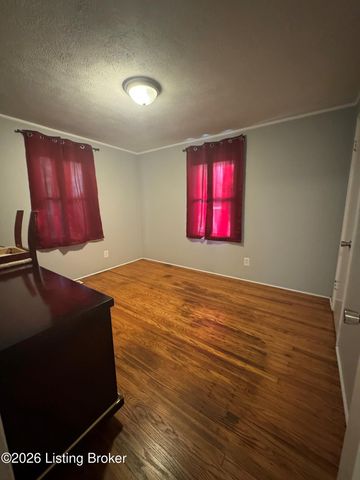 3210 New Lynnview Dr, Louisville, KY 40216