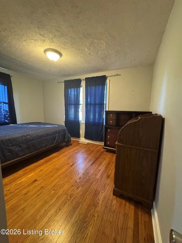 3210 New Lynnview Dr, Louisville, KY 40216