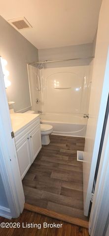 3210 New Lynnview Dr, Louisville, KY 40216