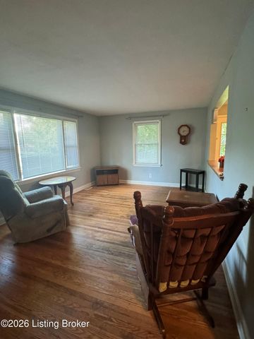 3210 New Lynnview Dr, Louisville, KY 40216