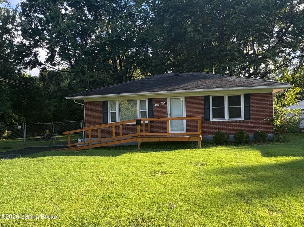 3210 New Lynnview Dr, Louisville, KY 40216