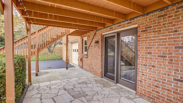 415 Heritage Drive, Bristol, VA 24201