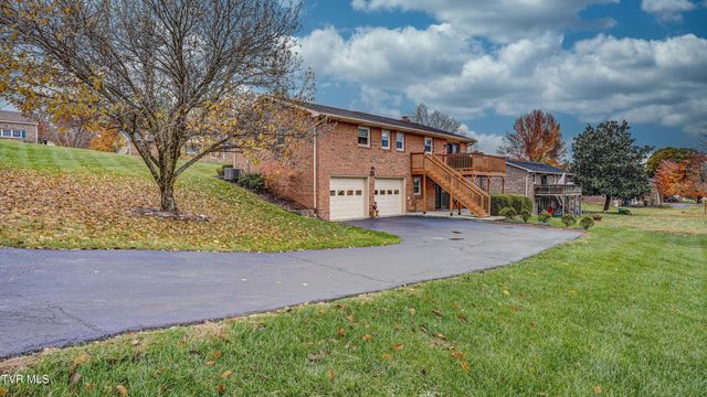 415 Heritage Drive, Bristol, VA 24201
