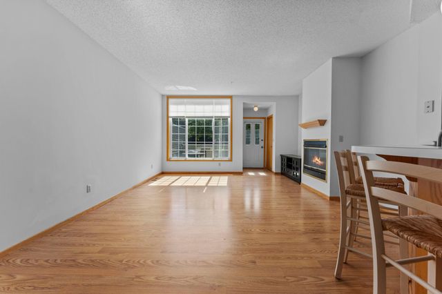 8763 Branson Drive 90, Inver Grove Heights, MN 55076