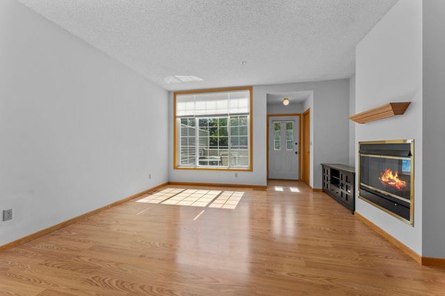 8763 Branson Drive 90, Inver Grove Heights, MN 55076