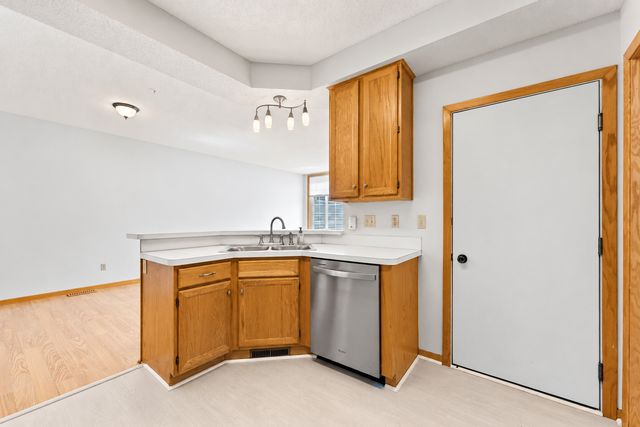 8763 Branson Drive 90, Inver Grove Heights, MN 55076