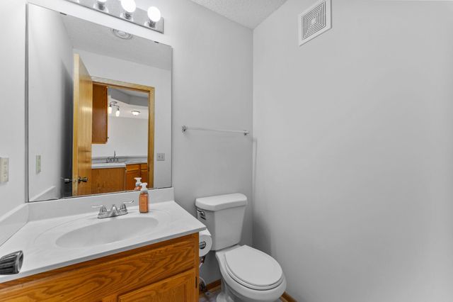 8763 Branson Drive 90, Inver Grove Heights, MN 55076