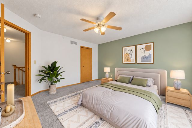 8763 Branson Drive 90, Inver Grove Heights, MN 55076