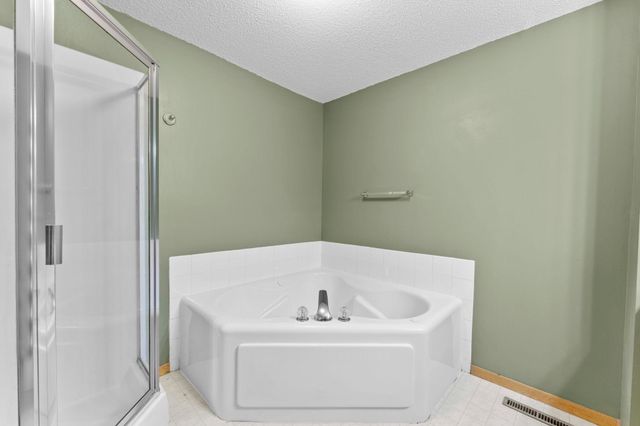 8763 Branson Drive 90, Inver Grove Heights, MN 55076