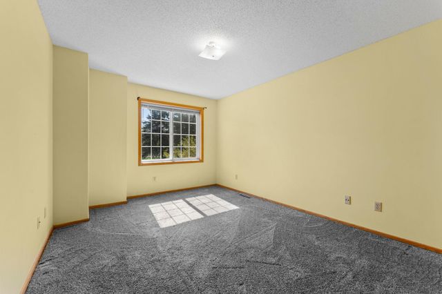 8763 Branson Drive 90, Inver Grove Heights, MN 55076