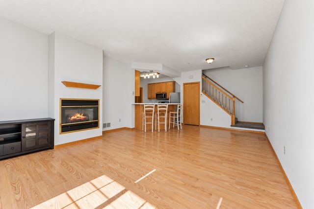 8763 Branson Drive 90, Inver Grove Heights, MN 55076
