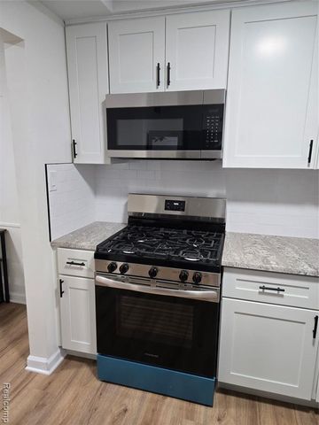 23071 Kenosha Street, Oak Park, MI 48237