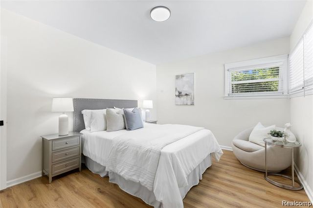 23071 Kenosha Street, Oak Park, MI 48237