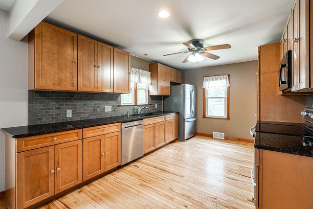640 Park AVENUE, South Milwaukee, WI 53172