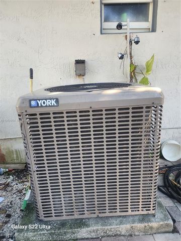 1747 NW 85th St, Miami, FL 33147