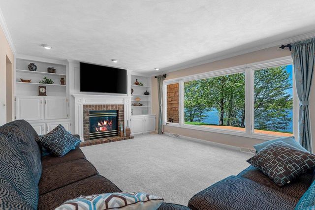 2530 W PALISADES DRIVE, Appleton, WI 54915