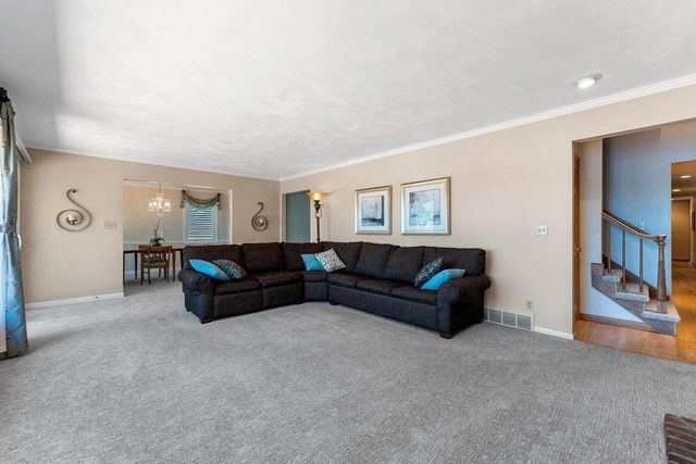 2530 W PALISADES DRIVE, Appleton, WI 54915