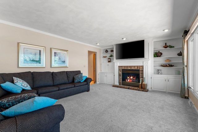2530 W PALISADES DRIVE, Appleton, WI 54915