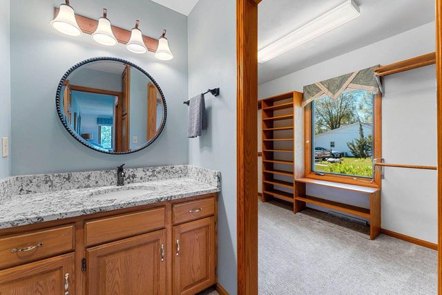 2530 W PALISADES DRIVE, Appleton, WI 54915