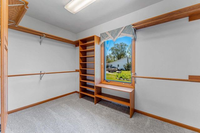 2530 W PALISADES DRIVE, Appleton, WI 54915