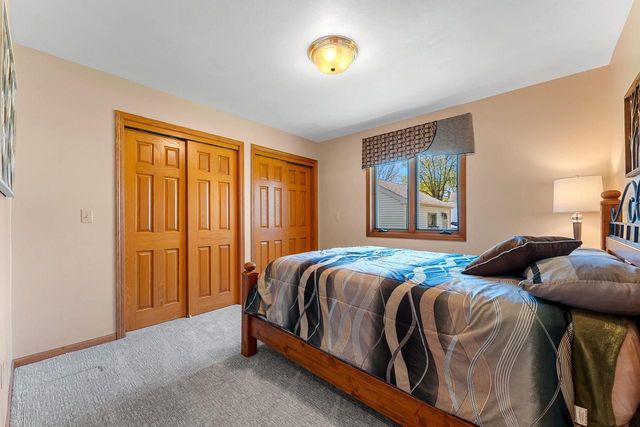 2530 W PALISADES DRIVE, Appleton, WI 54915
