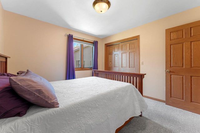 2530 W PALISADES DRIVE, Appleton, WI 54915